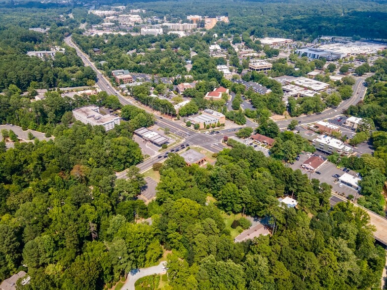 100 Meadowbrook Dr, Chapel Hill, NC for sale - Primary Photo - Image 2 of 19