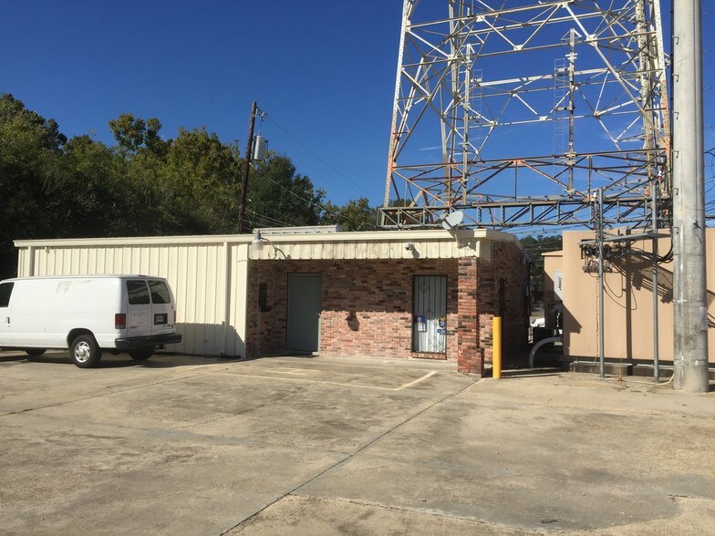 636 Lobdell Ave, Baton Rouge, LA à louer - Photo du bâtiment - Image 2 de 2