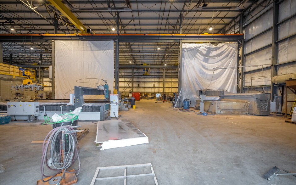 29781 Fraser Hwy, Abbotsford, BC à louer - Photo du bâtiment - Image 3 de 36