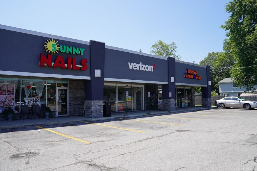 5950-5960 Stellhorn Rd, Fort Wayne, IN à louer - Photo du bâtiment - Image 2 de 3