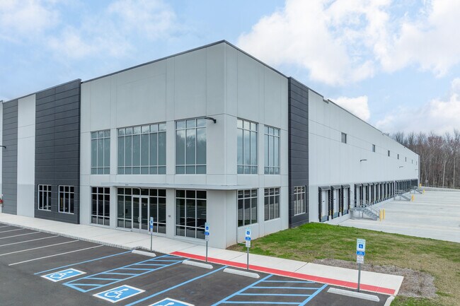 Plus de détails pour 524 Route 130, Hamilton, NJ - Industriel à louer