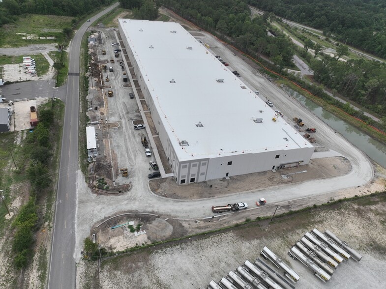1203 Cedar Hill Rd, Navassa, NC for lease - Building Photo - Image 1 of 13