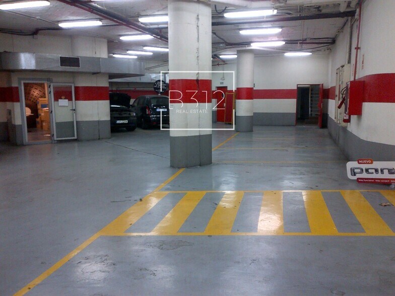 Retail in Barcelona, Barcelona for lease - Interior Photo - Image 3 of 4