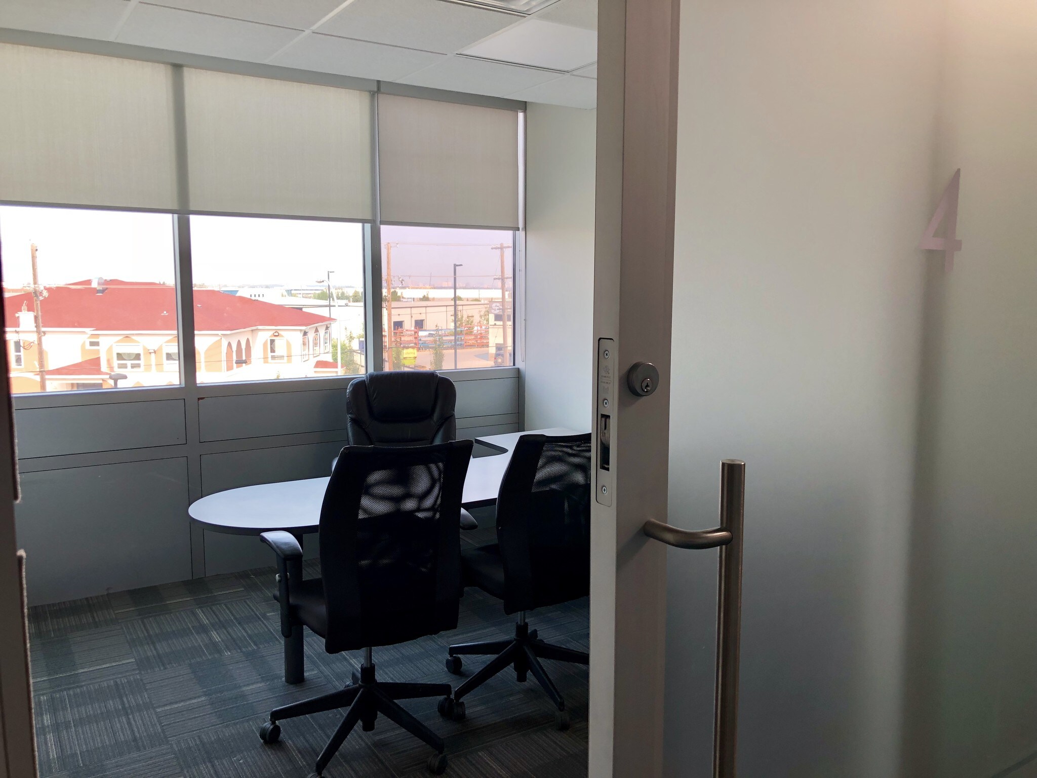 5207-5247 55 Av NW, Edmonton, AB à vendre Photo intérieure- Image 1 de 1