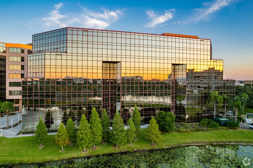 3109 W Dr Martin Luther King Blvd, Tampa, FL à louer - Photo du bâtiment - Image 3 de 7