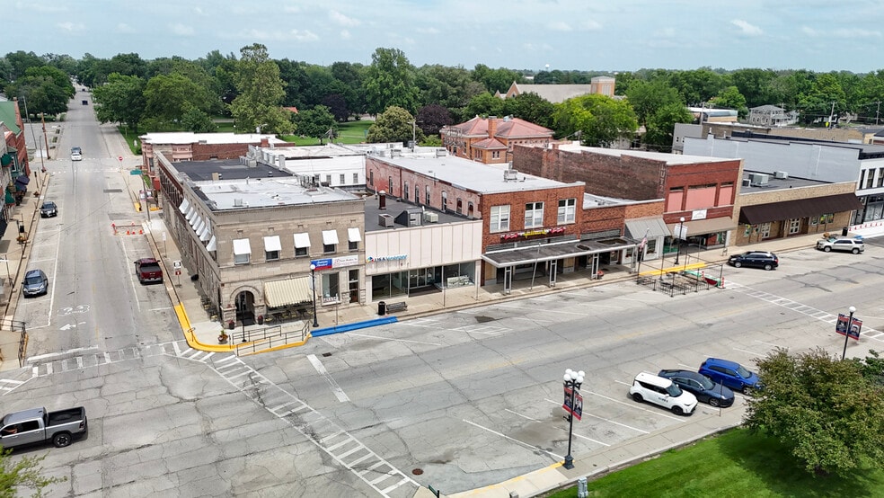 600 Broadway St, Lincoln, IL for sale - Building Photo - Image 3 of 11