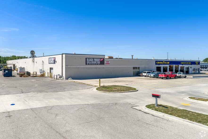 4830-4958 S Broadway St, Wichita, KS for lease - Primary Photo - Image 1 of 8