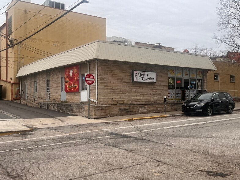 110 S Washington St, Bloomington, IN à vendre - Photo du bâtiment - Image 2 de 4