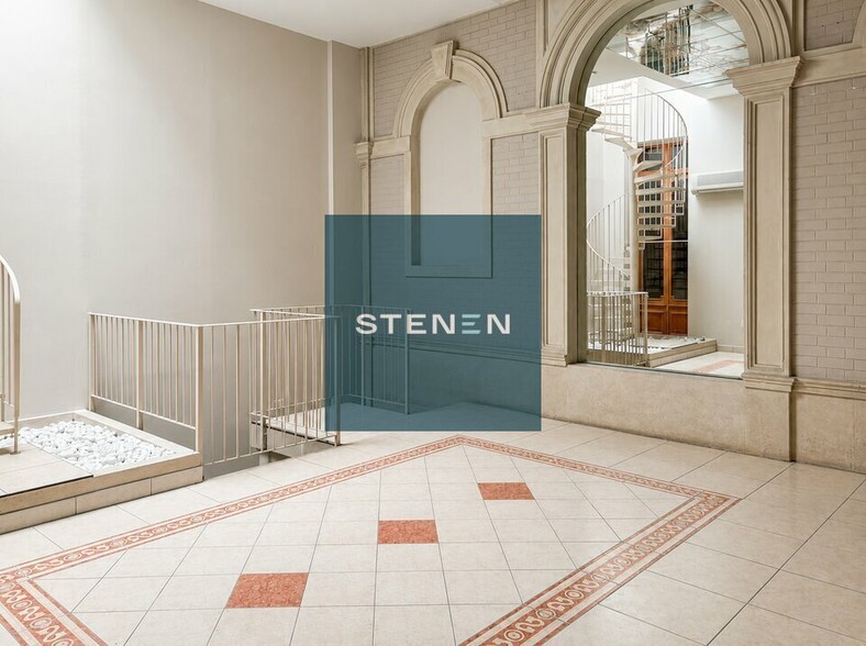 Office in Marseille for sale - Interior Photo - Image 2 of 4