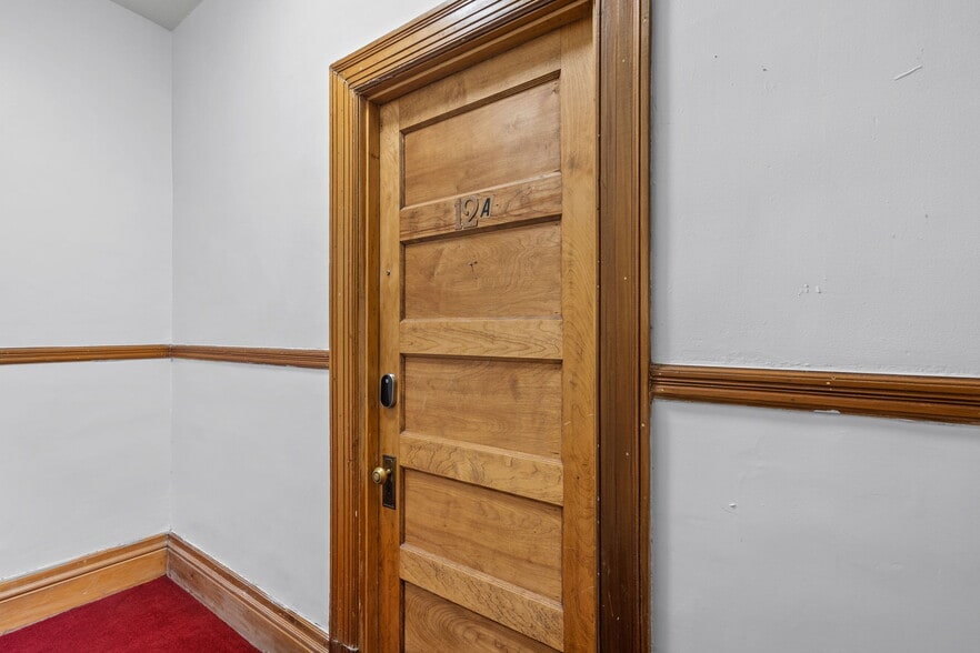 2150 Rue Tupper, Montréal, QC for sale - Building Photo - Image 3 of 8