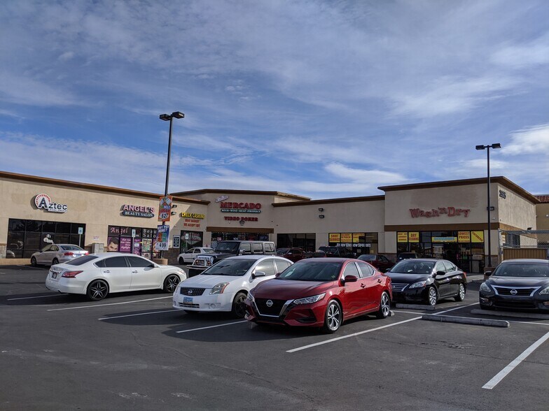 2885 E Charleston Blvd, Las Vegas, NV à louer - Photo du bâtiment - Image 3 de 7