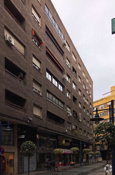 Calle de Trinidad, 4, Talavera de la Reina, Toledo à louer - Photo du bâtiment - Image 2 de 2