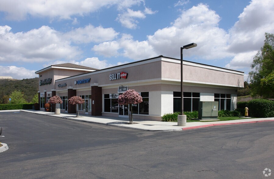 12205-12295 Scripps Poway Pky, Poway, CA à louer - Photo du bâtiment - Image 3 de 22