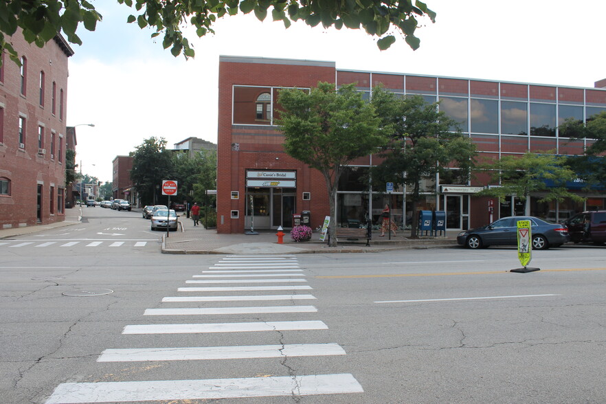 39-51 N Main St, Concord, NH à louer - Photo du bâtiment - Image 3 de 3