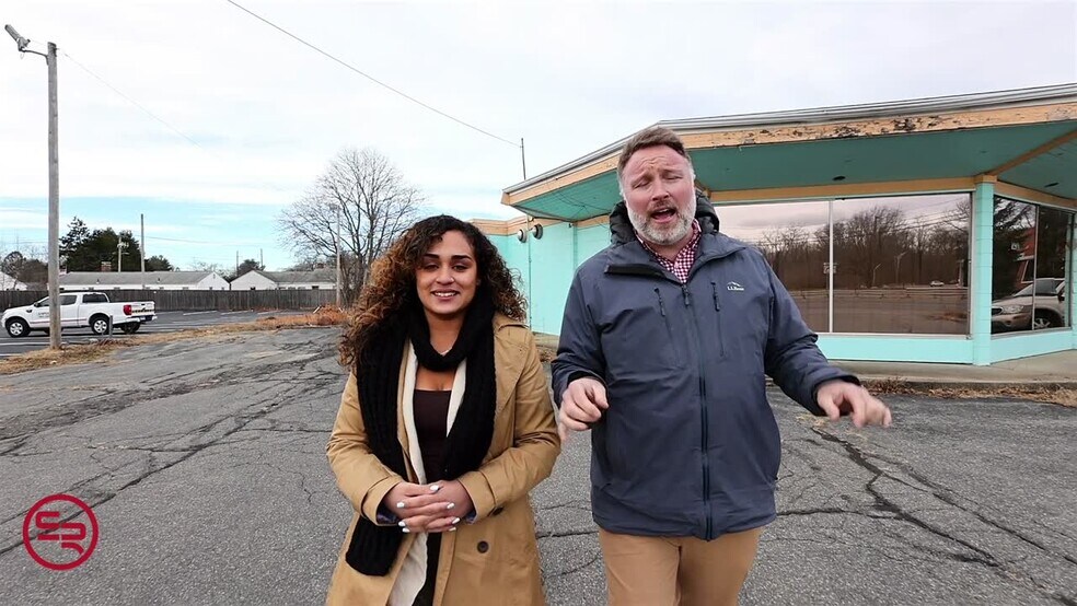 1430 Memorial Dr, Chicopee, MA à louer - Vidéo sur l’inscription commerciale - Image 2 de 10