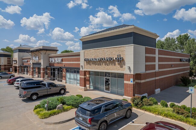 More details for 925 W I 35 Frontage Rd, Edmond, OK - Retail for Lease