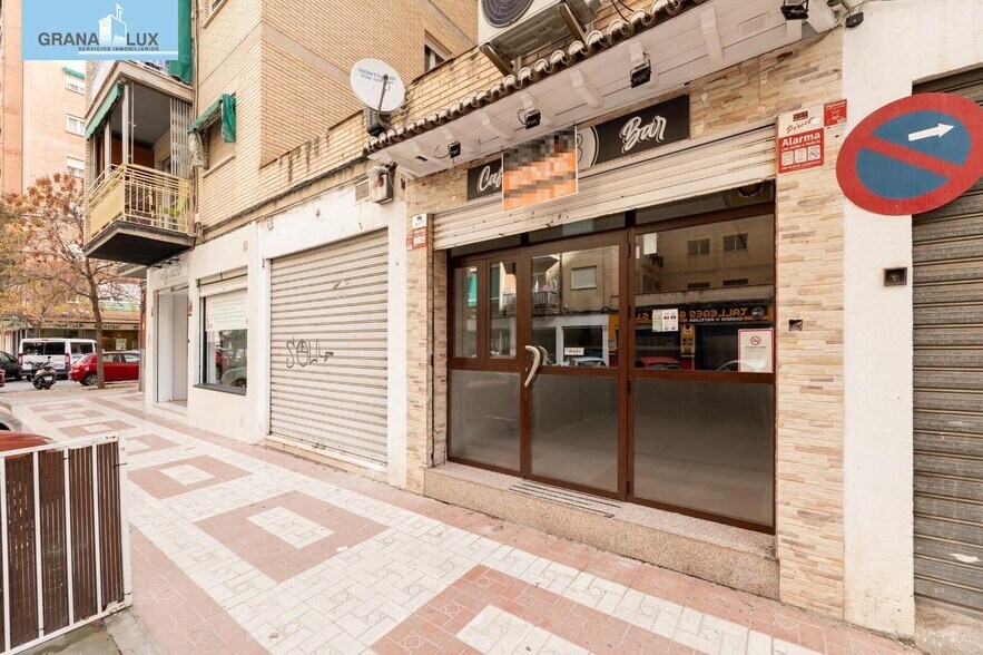 Calle Pintor Ismael de la Serna, 12, Granada, Granada à vendre - Photo du bâtiment - Image 2 de 21