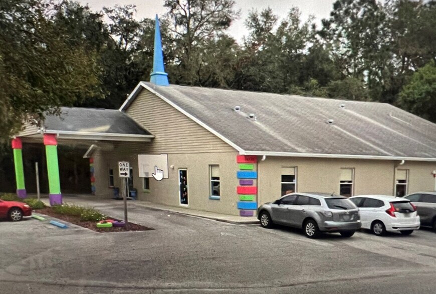 18920 Cimbora Drive, Spring Hill, FL à vendre - Photo du bâtiment - Image 2 de 3