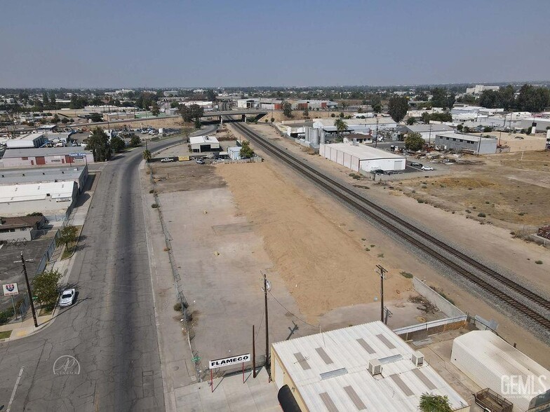 210 Sumner St, Bakersfield, CA for sale - Building Photo - Image 3 of 4