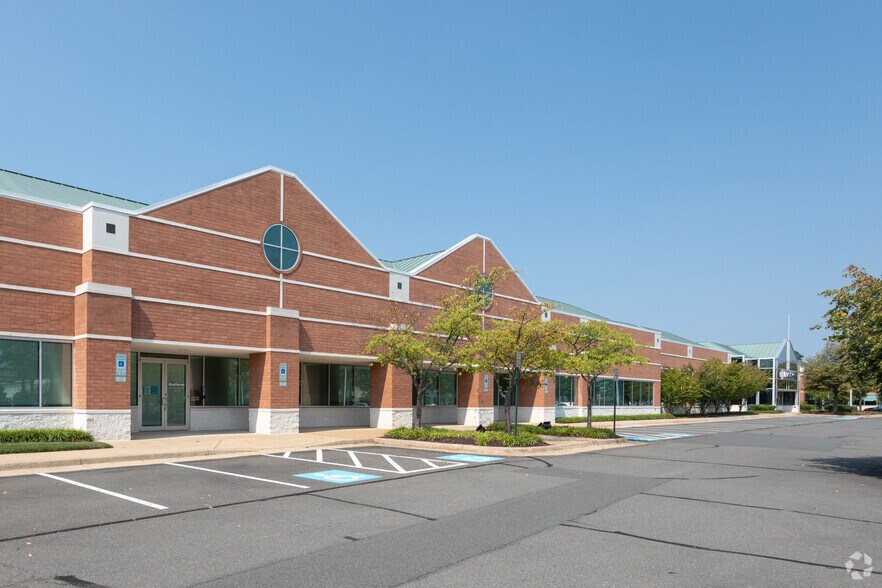 45745 Nokes Blvd, Sterling, VA for lease - Building Photo - Image 2 of 5