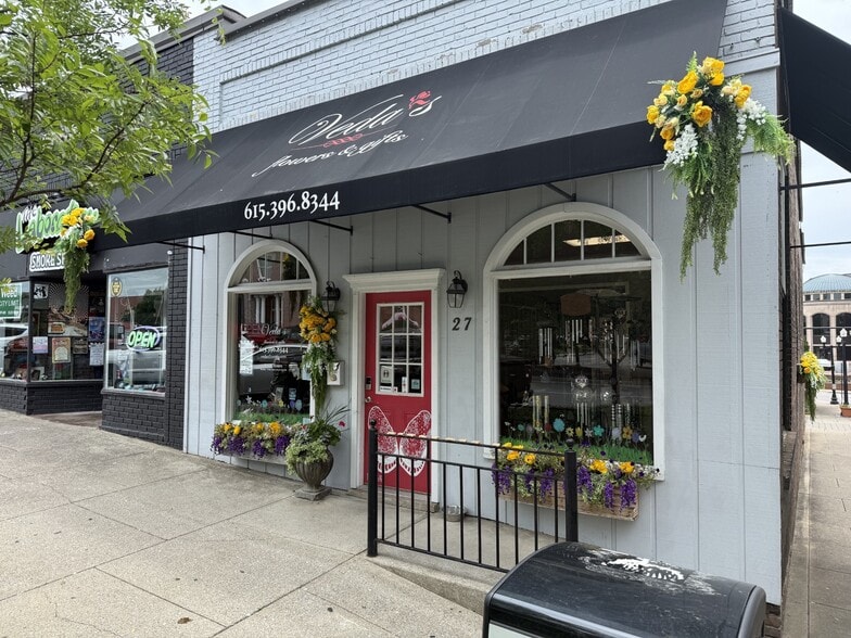 27 S Public Square, Murfreesboro, TN for lease - Building Photo - Image 1 of 9