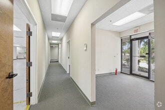 528 Northlake Blvd, Altamonte Springs, FL à louer Photo intérieure- Image 1 de 3