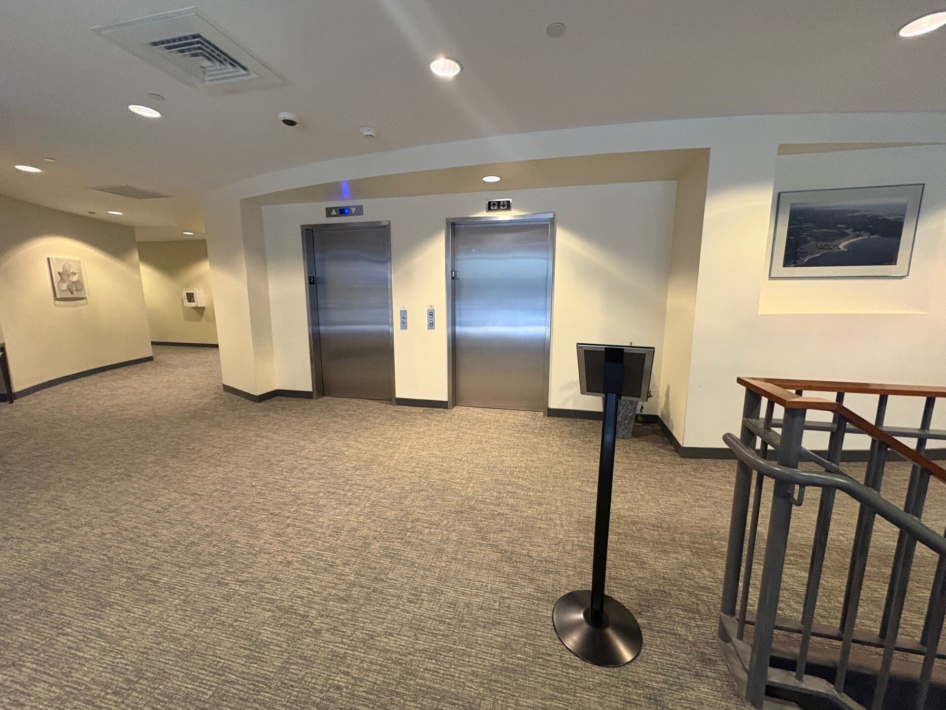 99 Conifer Hill Dr, Danvers, MA à louer Photo intérieure- Image 1 de 9