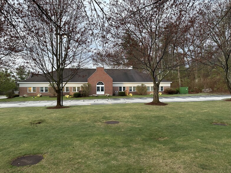 775 S Main St, Manchester, NH for lease - Building Photo - Image 2 of 25