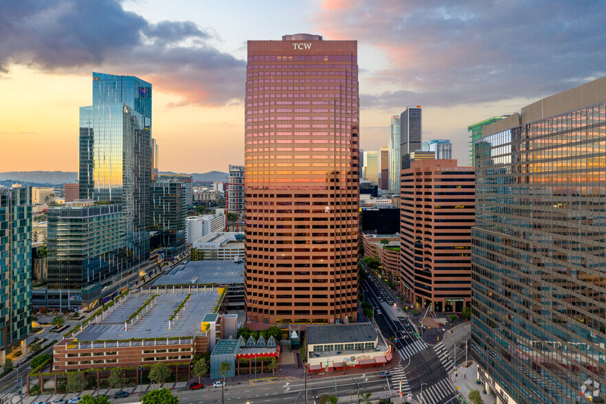 865 S Figueroa St, Los Angeles, CA à louer - Photo principale - Image 1 de 19