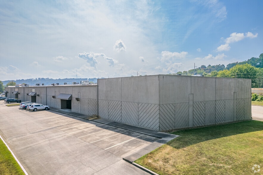 2201 Brookwood Dr, Little Rock, AR for lease - Building Photo - Image 2 of 13