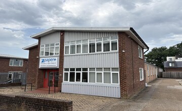67 Victoria Rd, Burgess Hill for lease Building Photo- Image 1 of 5
