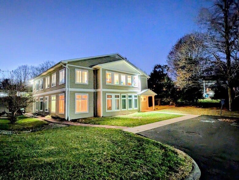 4183-4193 Whitney Ave, Hamden, CT for lease - Building Photo - Image 2 of 2