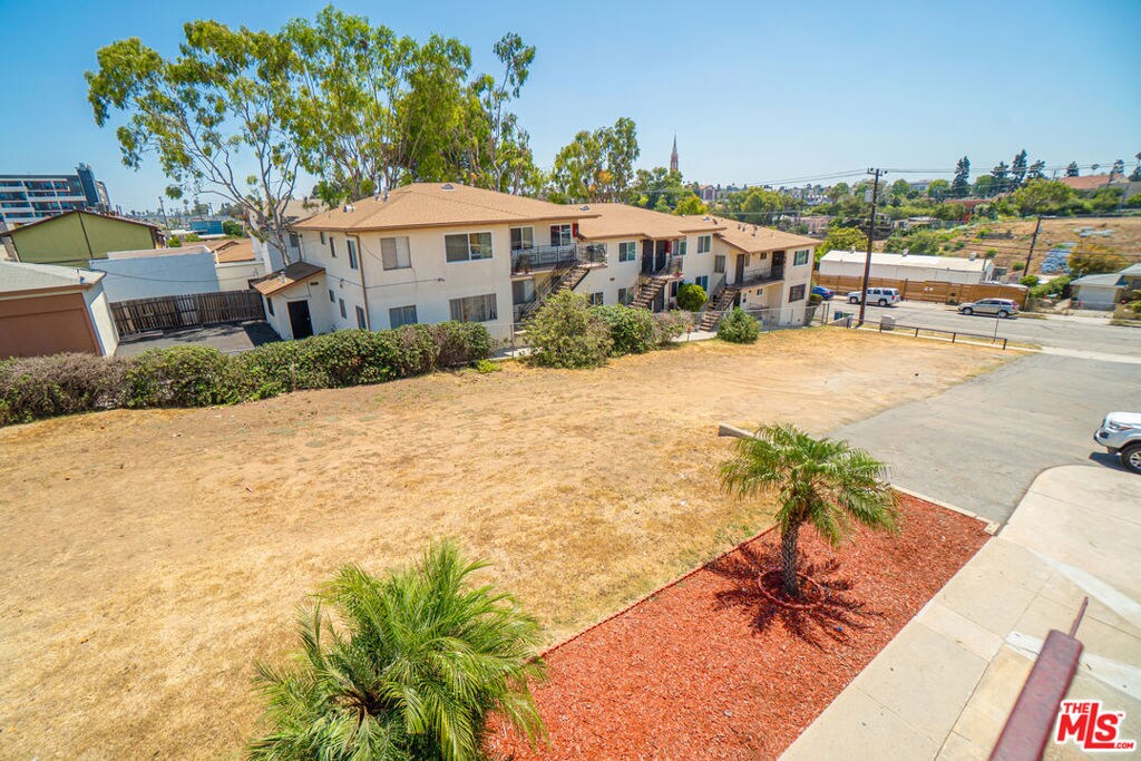 335 Warren Ln, Inglewood, CA à vendre Photo du bâtiment- Image 1 de 2