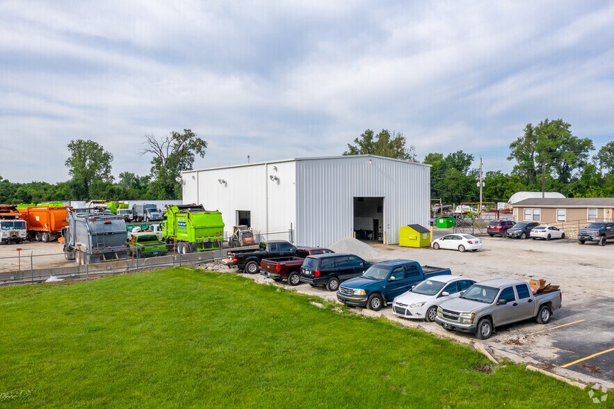 10011 Woodend Rd, Edwardsville, KS à louer - Photo principale - Image 1 de 8