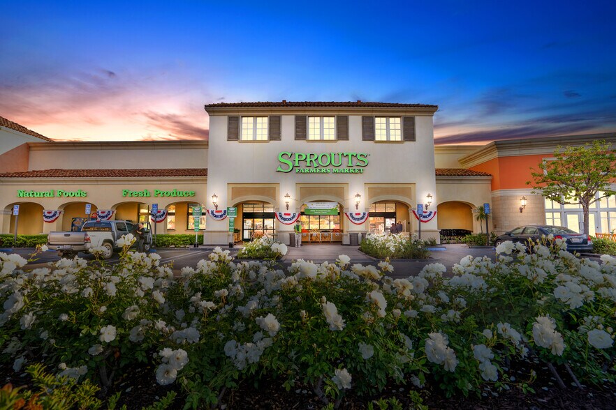 Eastlake Pky, Chula Vista, CA à louer - Photo du bâtiment - Image 2 de 10