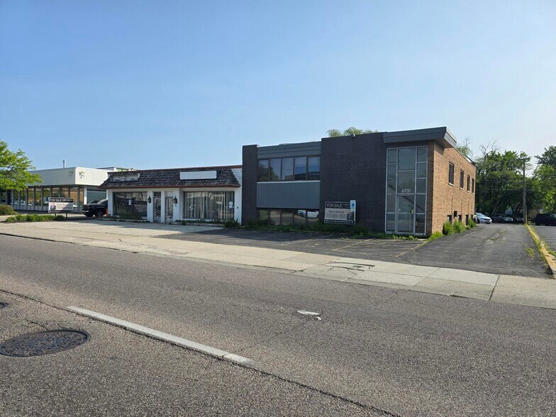 6735 N Lincoln Ave, Lincolnwood, IL à vendre - Photo du bâtiment - Image 2 de 10