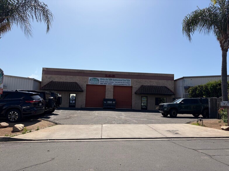 146 Vinewood St, Escondido, CA à louer - Photo du bâtiment - Image 2 de 8