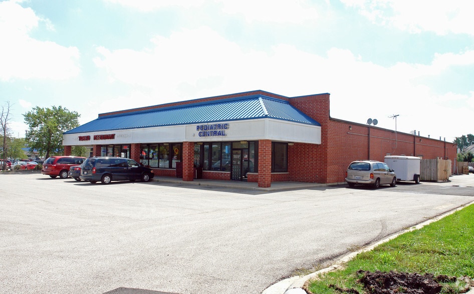 355-385 W Northwest Hwy, Palatine, IL à louer - Photo du bâtiment - Image 2 de 21