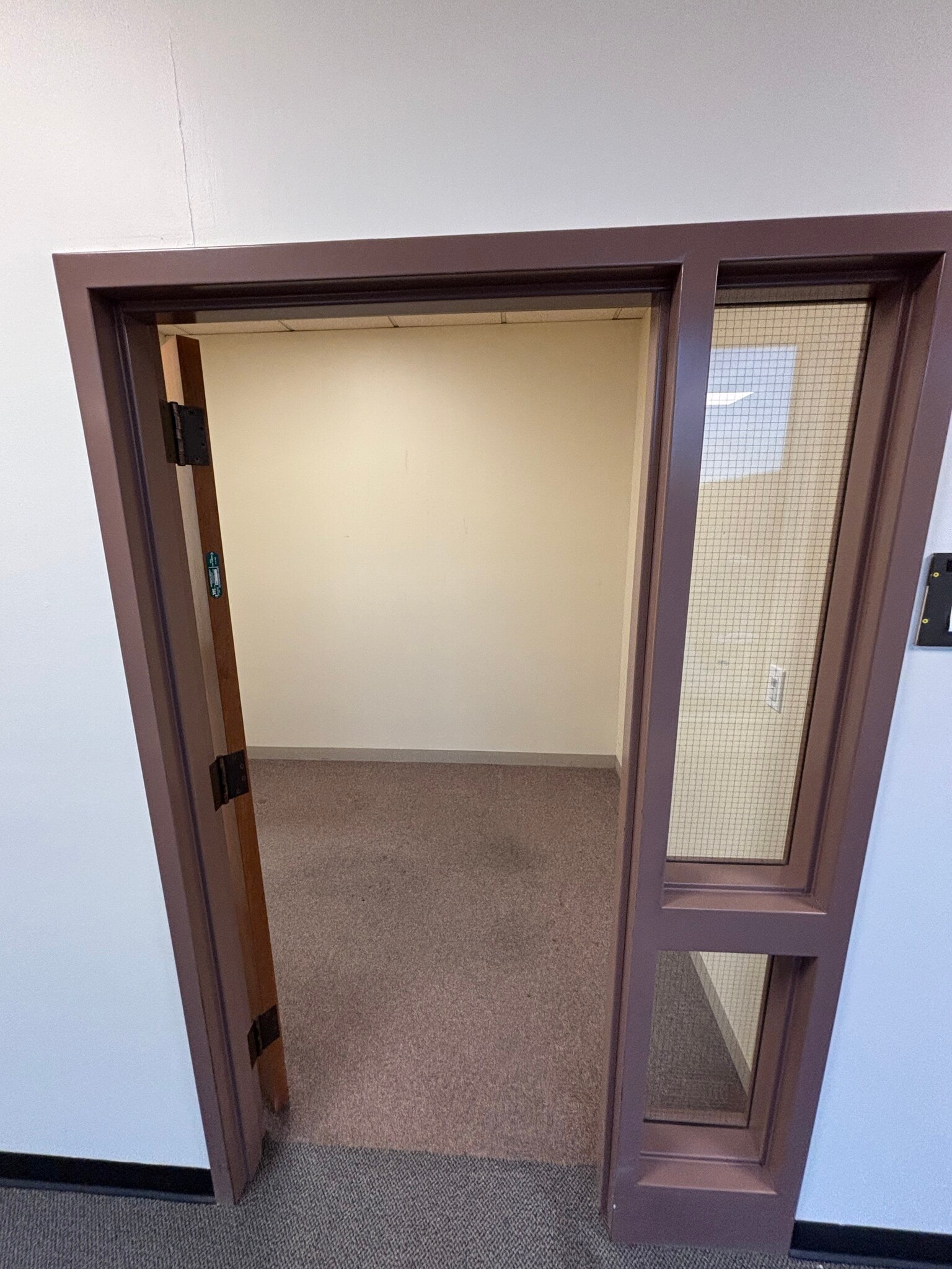 28 Vernon St, Brattleboro, VT for lease Interior Photo- Image 1 of 5