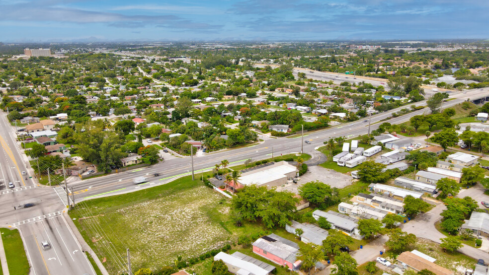 271 NE 48th St, Deerfield Beach, FL à louer - Photo principale - Image 1 de 6