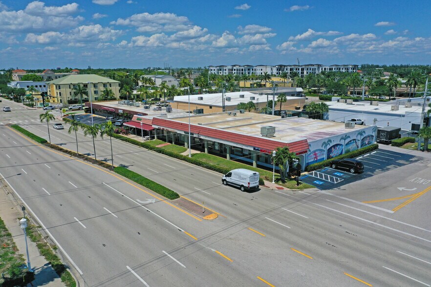 51-91 9th St S, Naples, FL à louer - Photo du bâtiment - Image 2 de 5