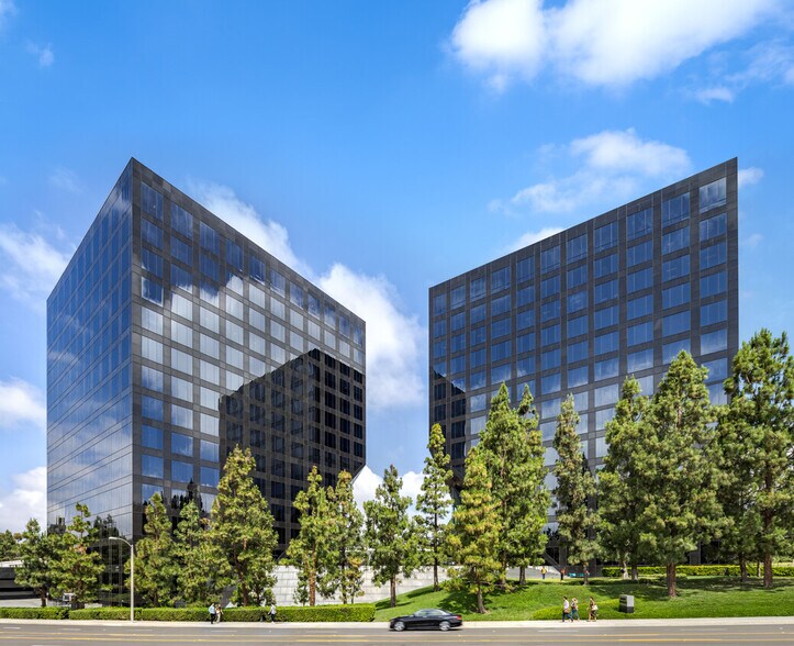 19800 MacArthur Blvd, Irvine, CA à louer - Photo du bâtiment - Image 1 de 8