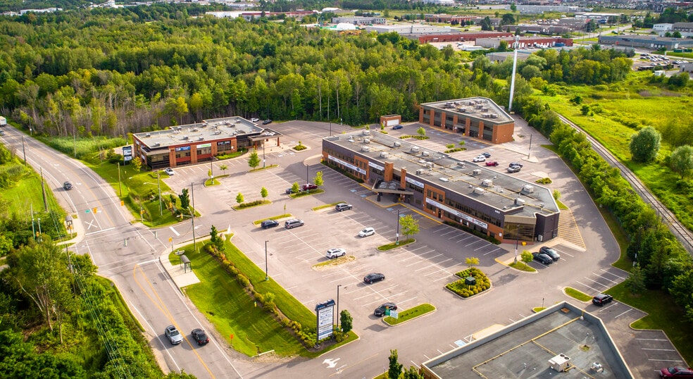 480 Huronia Rd, Barrie, ON à louer - Photo du bâtiment - Image 1 de 4