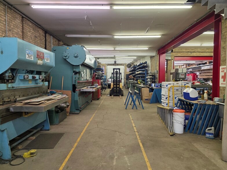 1908 N Milwaukee Ave, Chicago, IL for sale - Building Photo - Image 3 of 43