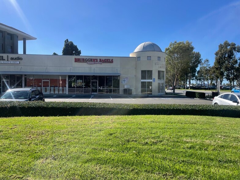 4678 Campus Dr, Newport Beach, CA for lease - Building Photo - Image 1 of 3