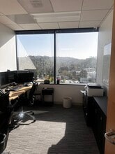 15260 ventura Blvd, Sherman Oaks, CA for lease Interior Photo- Image 2 of 11