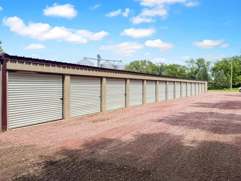 351 S 4th St, Tracy, MN à vendre - Photo du bâtiment - Image 2 de 15