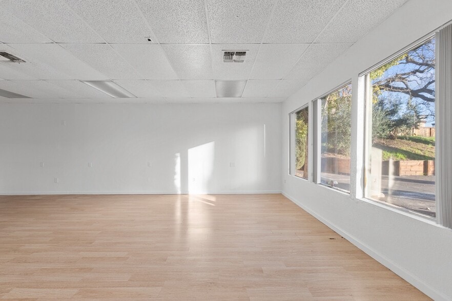 4800 Manzanita Ave, Carmichael, CA à louer - Photo du bâtiment - Image 3 de 23