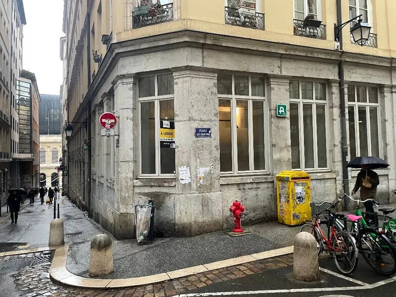 1 Place Du Griffon, Lyon for lease - Building Photo - Image 1 of 5