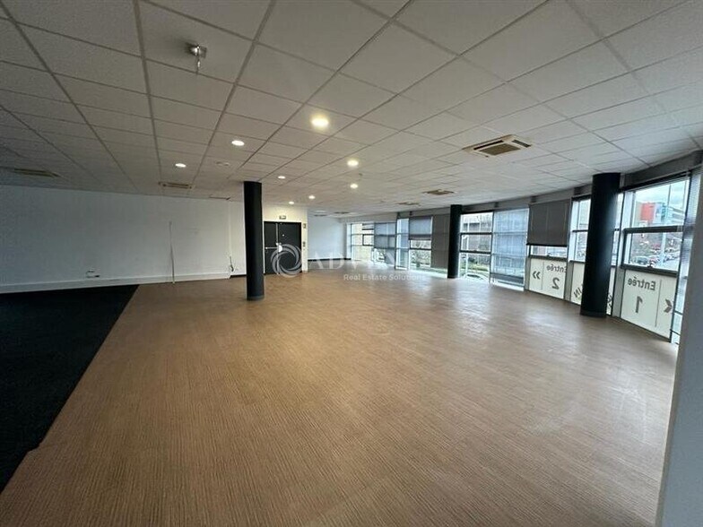 Office in VILLENEUVE-D'ASCQ for lease - Interior Photo - Image 2 of 5